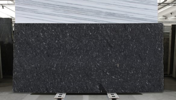 001_B057670_AZNLASLU02_20+1.jpg magazin-azn-001_b057670_aznlaslu02_20_1.jpg