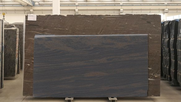 001_B032339_HALLASLV04_1+1.jpg magazin-hal-001_b032339_hallaslv04_1_1.jpg