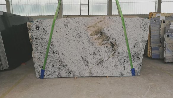 001_B011313_LIALASLU03_27+1.JPG magazin-lia-001_b011313_lialaslu03_27_1.jpg